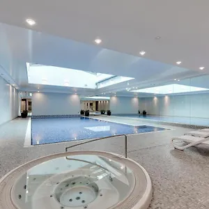 Waterlane Riverside Spa, Pool & Gym By Downtown Lejlighed